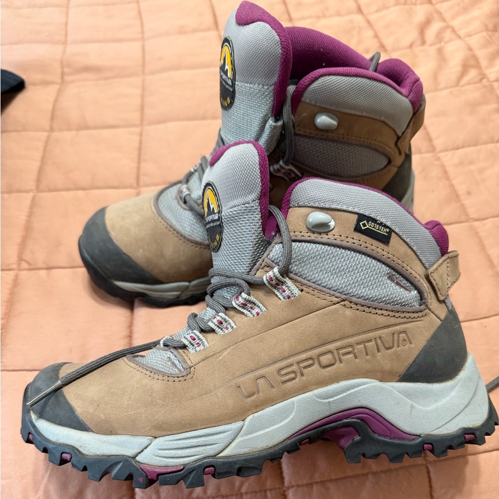La Sportiva Women's Hiking Boots FC 4.1 GTX, new condition. Size 7